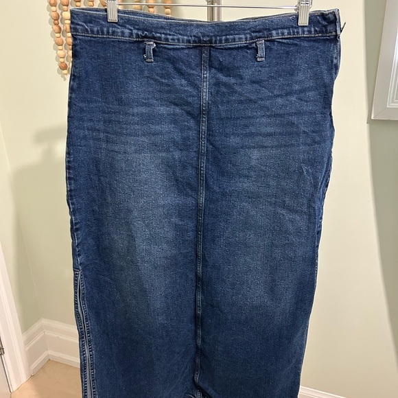 Demin Skirt - Picture 5 of 5